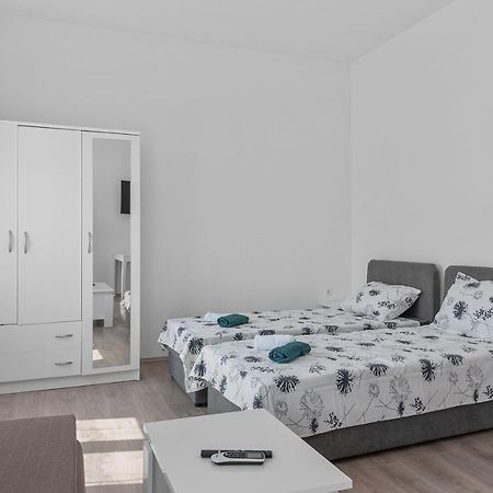 Mima Apartments غييكا المظهر الخارجي الصورة