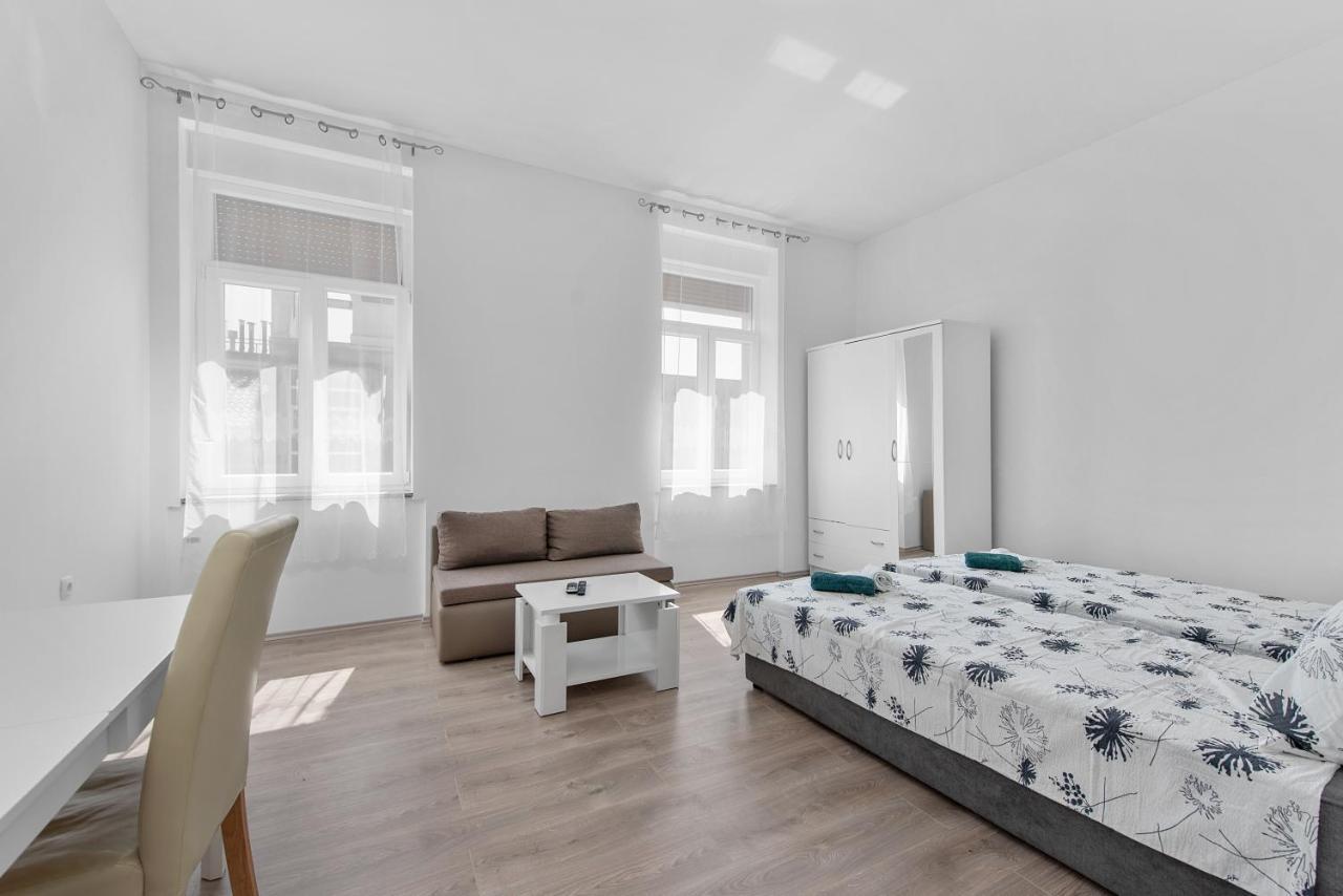 Mima Apartments غييكا المظهر الخارجي الصورة