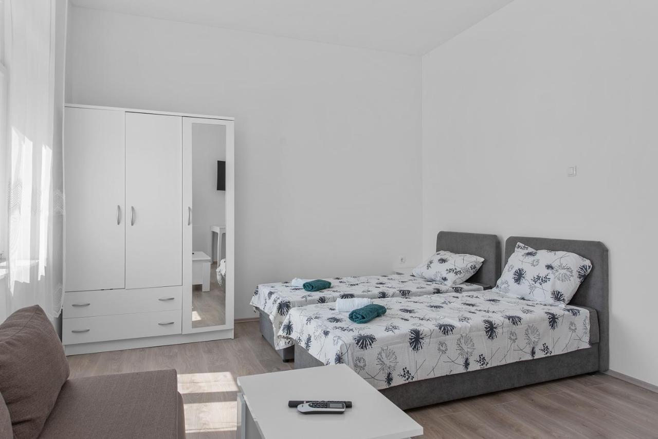 Mima Apartments غييكا المظهر الخارجي الصورة