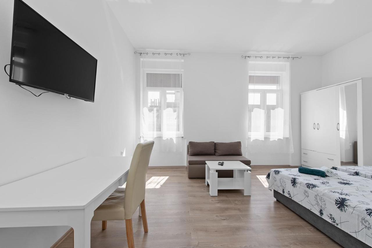 Mima Apartments غييكا المظهر الخارجي الصورة